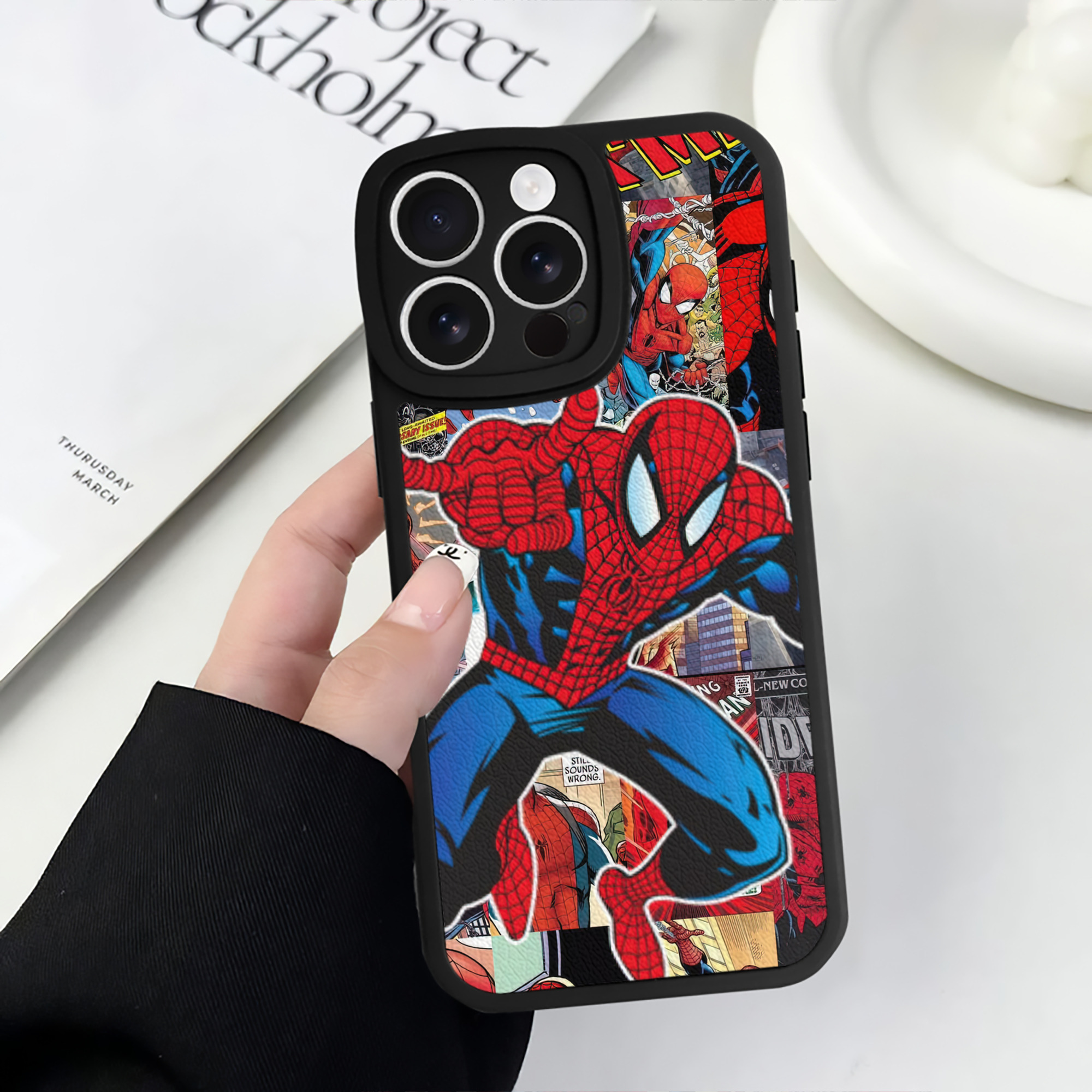 Spider Man スパイダーマン 【iPhone 16シリーズ対応】シリコンスマホケース（レザー調） 材質：シリコン